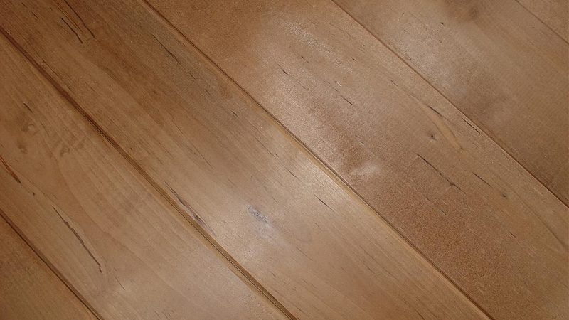 SPC地板商业项目效果图：揭秘现代商业空间的地板新宠
